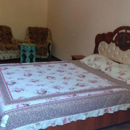 Guest House Sharq 21 Khodjent Extérieur photo