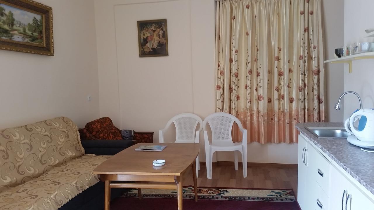 Guest House Sharq 21 Khodjent Extérieur photo